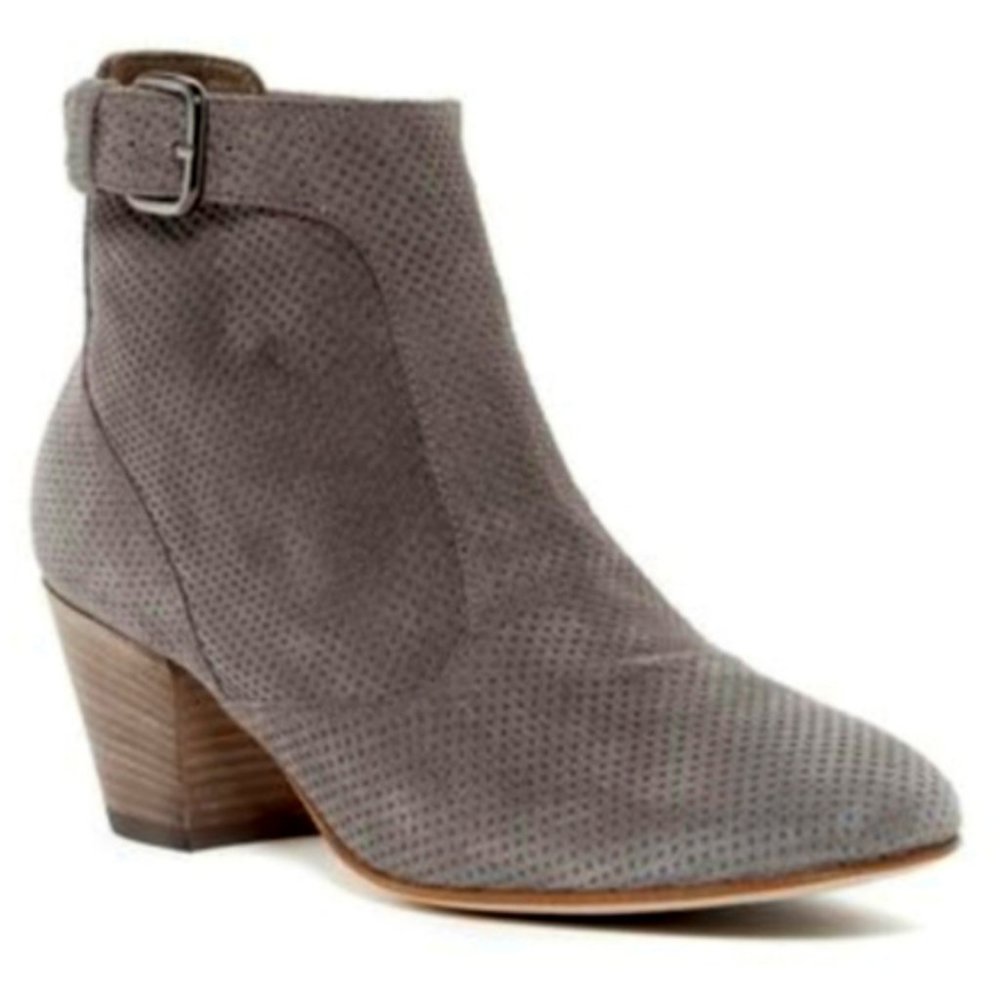 Suede / Leather Ankle Boots size 6.5 Like new , Aquatalia France